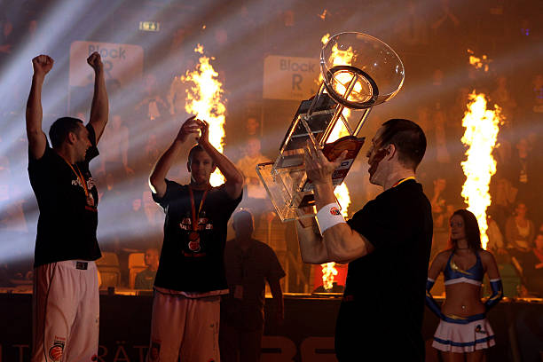 我们必须留 我们必须留