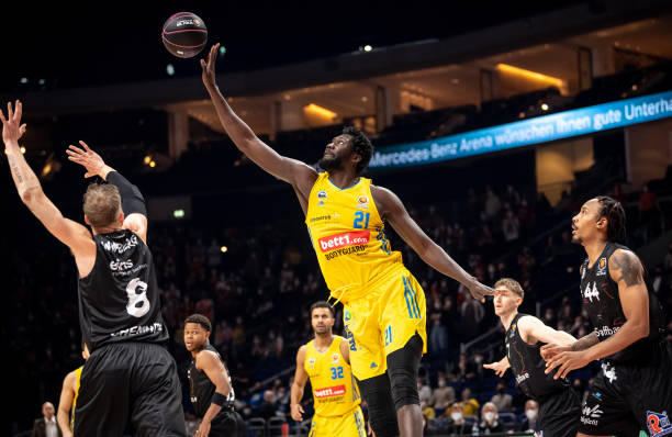 有巨大的影 有巨大的影